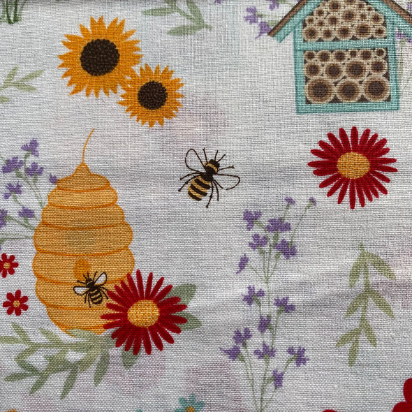 quilters cotton, 100%cotton, skep and bee design fabric, bee fabric, bee design fabric, fabric for sale, fairy fabric by the meter, fabric for sale by the meter. British fabric for sale, cheap cotton fabric,