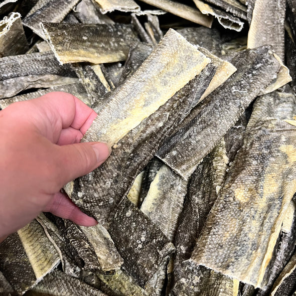 Fish for dogs, fish skins,fish skins from r dogs, cod skins, haddock skins, low fat, low fat dog treat, suitable for hypoallergenic dogs, suitable for dogs with colitis, air dirtied, made in Cornwall, Truro farmers market, the little cornish dog, Cornwall, 