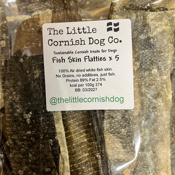 Fish for dogs, fish skins,fish skins from r dogs, cod skins, haddock skins, low fat, low fat dog treat, suitable for hypoallergenic dogs, suitable for dogs with colitis, air dirtied, made in Cornwall, Truro farmers market, the little cornish dog, Cornwall, 